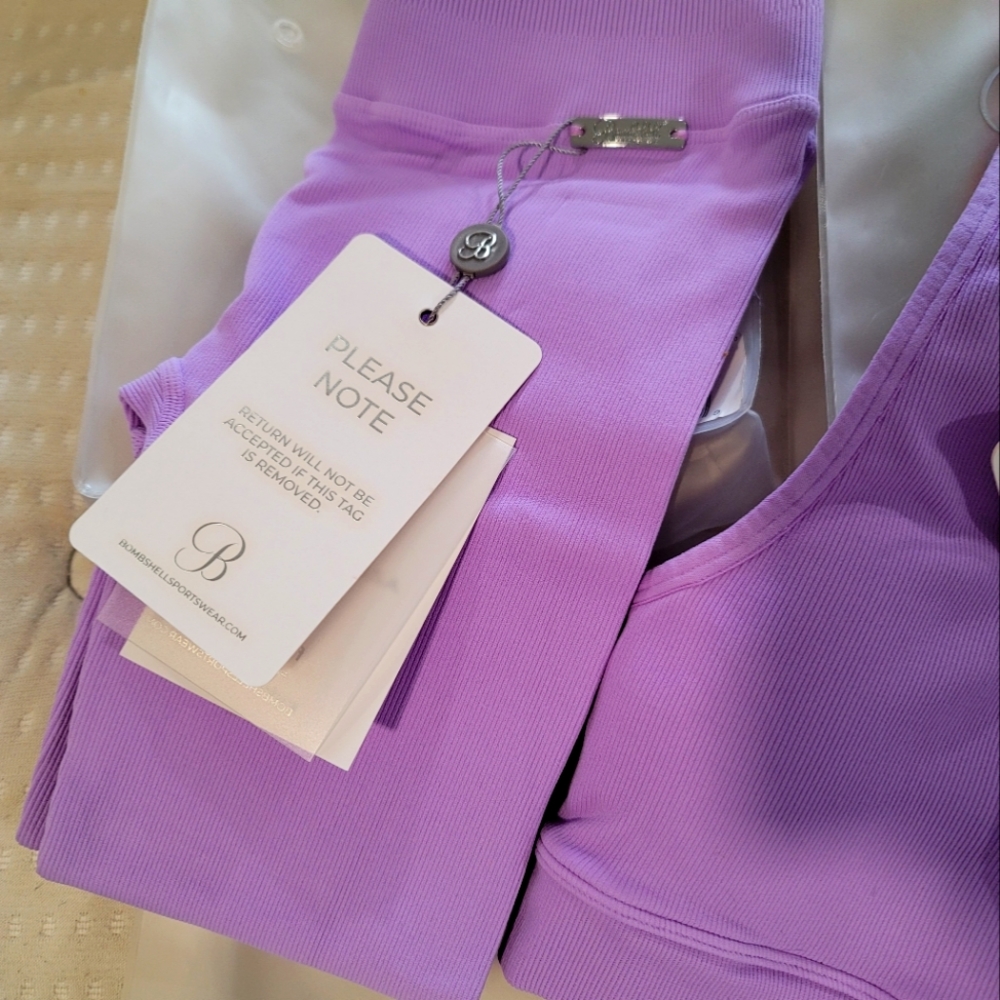 Bombshell Sportwear .. inspired seamless lavander set